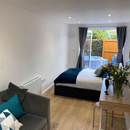 Stylish 1 Bedroom Studio Outdoor Area And Hot Tub Bournemouth Esterno foto